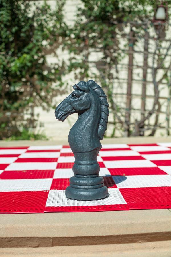 MegaChess 16 Inch Dark Fiberglass Medieval Knight Giant Chess Piece |  | MegaChess.com