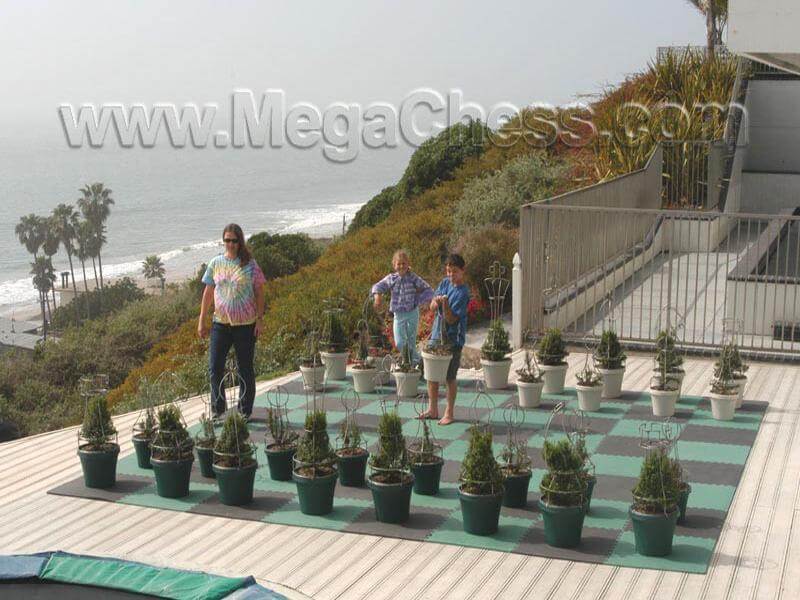 MegaChess 37 Inch Topiary Wire Frame Giant Chess Set | | MegaChess.com