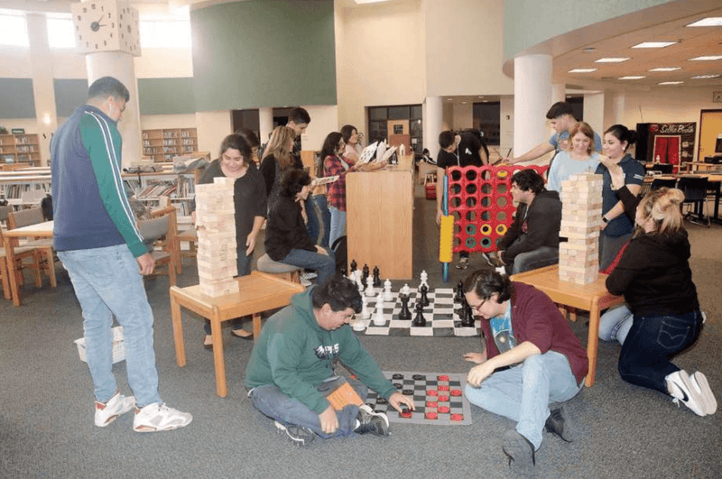 Pasadena High library has giant chess pieces, noisy kids and nobody saying, ‘Shh!’