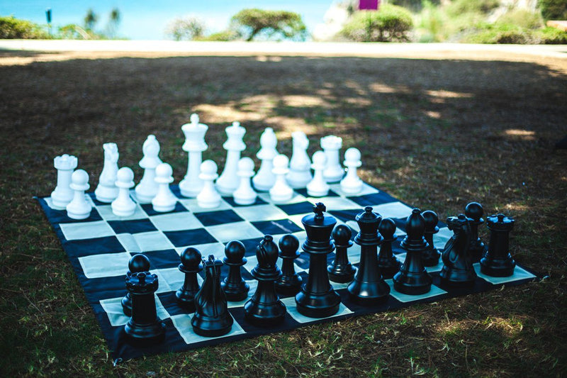 MegaChess 16 Inch Plastic Giant Chess Set With Quick Fold Nylon Mat |  | MegaChess.com